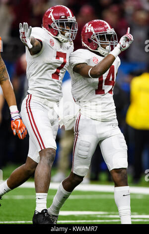 New Orleans, LA, USA. 1 Jan, 2018. Alabama Crimson Tide Defensive zurück Trevon Diggs (7) und Alabama Crimson Tide Defensive zurück Deionte Thompson (14) Während der Allstate Sugar Bowl NCAA College Football Bowl Spiel zwischen Alabama und Clemson am Montag, den 1. Januar 2018 im Mercedes-Benz Superdome in New Orleans, LA. Jakob Kupferman/CSM/Alamy leben Nachrichten Stockfoto
