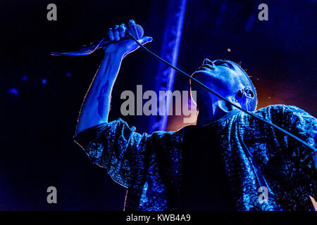 Dänemark, Skanderborg - August 11, 2017. Die dänische Sängerin, Songwriter und Musiker Alex Vargas führt ein Live Konzert während der dänischen Musik Festival SmukFest 2017. Stockfoto