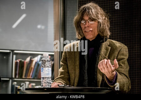 Aarhus, Dänemark - 7. Mai 2017. David Fricke, leitender Redakteur beim Rolling Stone Magazin, gesehen bei einem Panel Vortrag während der dänischen Showcase Festivals und Musik Konferenz Spot Festival 2017 in Aarhus. Stockfoto