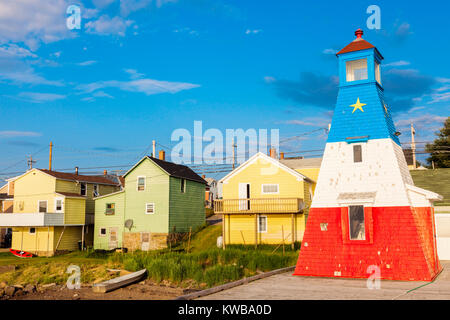 Cheticamp Hafenbereich vorne Leuchtturm. Cheticamp, Nova Scotia, Kanada. Stockfoto