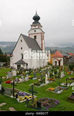 St. James Kirche und Friedhof in Sankt Stefan im Lavanttal, Österreich Stockfoto