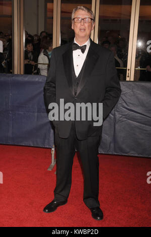 NEW YORK - 14. APRIL 2008: Regisseur Mike Nichols kommt am 14. April 2008 in New York City zur 35. Gala der Annual Film Society of Lincoln Center, die Meryl Streep als Tribut an das Lincoln Center vergab. Personen: Mike Nichols Stockfoto