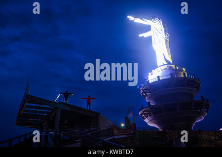 Statue von Jesus Christus an Buntu Burake Hill, Tana Toraja - Südsulawesi, Indonesien. Stockfoto