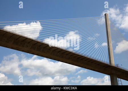 In der Nähe von Centennial Bridge (oder Puente Centenario) über den Kanal, Panama. Stockfoto