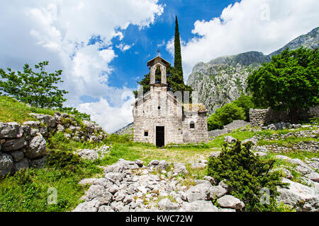 Alte Kirche in Stari Grad, Kotor, Montenegro Stockfoto