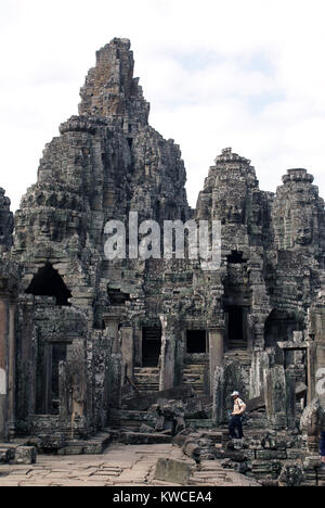 Touristische in Bayon Tempel, Angkor, Kambodscha Stockfoto