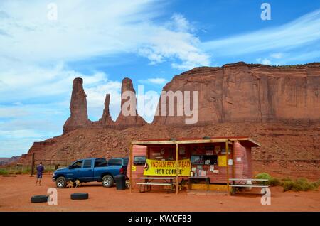 Indische braten Brot und Kaffee Store im Monument Valley Stockfoto