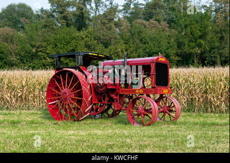 1923 AVERY MODELL 45-65 Traktor vollständig wiederhergestellt Stockfoto