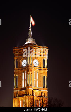 Turm des Roten Rathauses in Berlin. Stockfoto