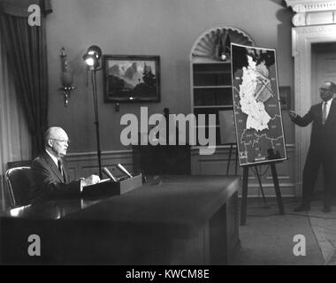 Präsident Eisenhower spricht zur Nation auf Kalten Krieges Spannungen über Berlin. März 16, 1959. Er sagte, daß er die sowjetischen Premier Nikita Chruschtschows Nov. 1958 verlangen, dass die westlichen Truppen aus West-berlin in sechs Monaten ziehen. - (BSLOC 2014 14 43) Stockfoto