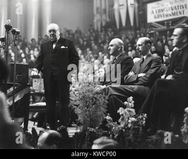 Der ehemalige Premierminister Winston Churchill öffnen allgemeine Wahlkampagne in Leeds, Feb 5, 1950. Der konservative Parteichef sprach von der Drohung zu Großbritannien Der aktuelle sozialistische Regierung - (BSLOC 2014 17 57) Stockfoto