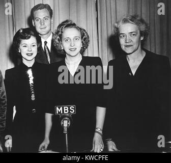 Margaret Truman führte eine Sendung vom Weißen Haus als Teil der März der Groschen Kampagne. Die Teilnahme am Programm waren Shirley Temple Ferne, ihr Ehemann, John Agar, und Senator Margaret Chase Smith. Jan. 1, 1949. - (BSLOC 2014 15 97) Stockfoto