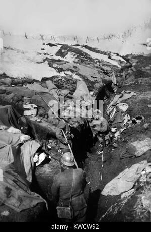 Erster Weltkrieg italienische Soldaten bauen einen Winter ...