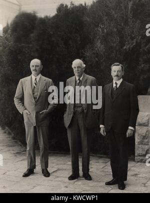 Britische Männer in Britischen Pflichtfeld Palästina, 31. März 1925. L-R: Feldmarschall Lord Allenby; Lord Arthur Balfour; Sir Herbert Samuel, Hoher Kommissar (BSLOC 2017 1 183) Stockfoto