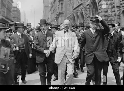 Bouck Weiß für stören einen Dienst an der Calvary Baptist Church, 10. Mai 1914 verhaftet. Er unterbrach den Service mit der Frage, hat Jesus lehren die Unmoral des Seins reich?, gerichtet an die wohlhabende Gemeinde, die inbegriffen John D. Rockefeller (BSLOC 2017 2 167) Stockfoto