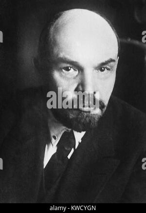 Wladimir Iljitsch Uljanov Lenin, Leiter der Regierung der Sowjetunion, 1919. Seine Regierung vor Bürgerkrieg und Hungersnot, wie sie begann, ihre sozialistischen Gesellschaft (BSLOC 2017 2 16) Stockfoto