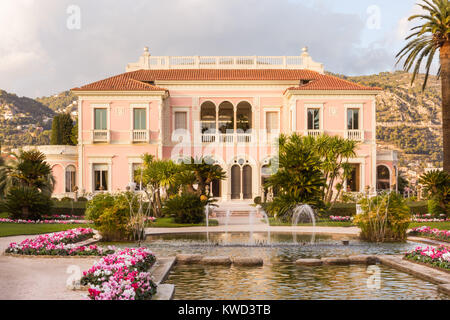 Villa Ephrussi de Rothschild Fassade, auch als Villa Île-de-France, Grand historische Residenz in Villefranche-sur-Mer, Côte d'Azur, Frankreich Stockfoto