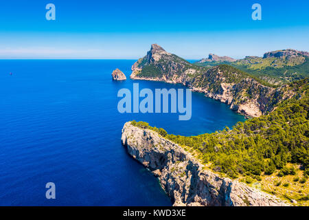 Die Küstenlinie der Halbinsel Formentor auf Mallorca Spanien Stockfoto
