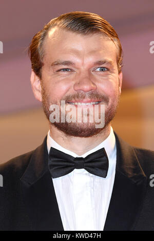 Dänische Schauspieler Pilou Asbaek besucht die Premiere für drei Anzeigentafeln außerhalb Ebbing, Missouri, 74th Venedig Film Festival in Venedig. © Paul Treadway Stockfoto