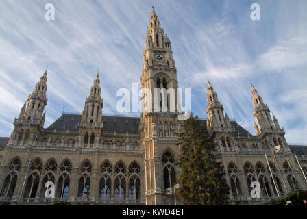 Rathaus in Wien zu Weihnachten Stockfoto