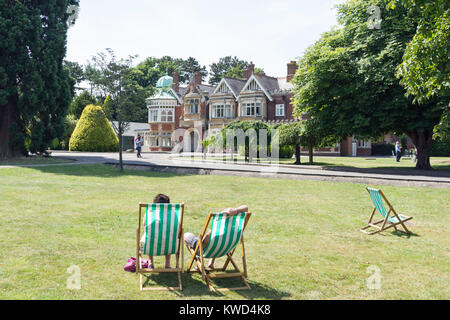 Das Herrenhaus von Garten, Bletchley Park, Sherwood, Bletchley, Milton Keynes, Buckinghamshire, England, Vereinigtes Königreich Stockfoto