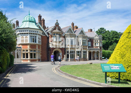 Das Herrenhaus von Garten, Bletchley Park, Sherwood, Bletchley, Milton Keynes, Buckinghamshire, England, Vereinigtes Königreich Stockfoto