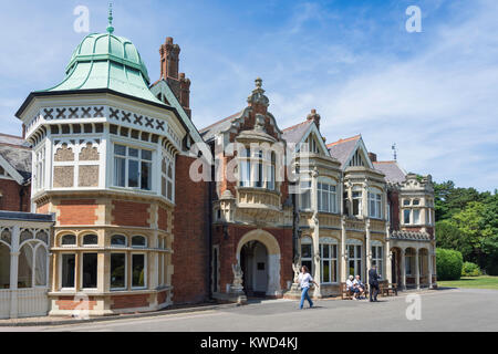 Das Herrenhaus von Garten, Bletchley Park, Sherwood, Bletchley, Milton Keynes, Buckinghamshire, England, Vereinigtes Königreich Stockfoto