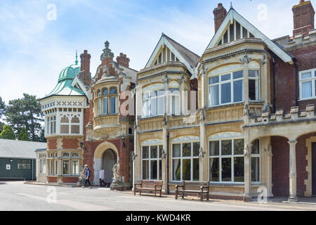 Das Herrenhaus von Garten, Bletchley Park, Sherwood, Bletchley, Milton Keynes, Buckinghamshire, England, Vereinigtes Königreich Stockfoto