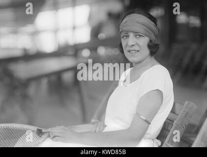 Susanne Lenglen, französische Tennisspielerin in Forest Hills, New York City. Sie gewann die US-Singles Meisterschaft 1921. (BSLOC 2015 17 100) Stockfoto