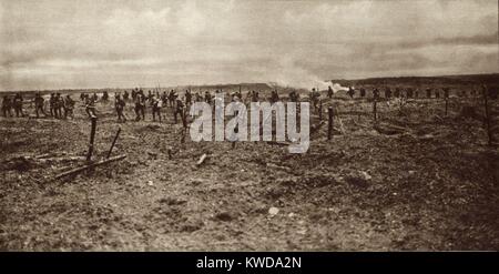 Weltkrieg 1. Schlacht von Arras (April 9-12, 1917). Kanadier brechen durch Deutsche Stacheldraht Verstrickungen in die Aufnahme von Vimy Ridge. Es wurde gefeiert als brillante Siege der Alliierten erreicht. (BSLOC 2013 1 137) Stockfoto