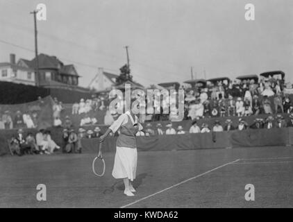 Molla Bjurstedt Norwegische amerikanische Tennisspielerin, Ca. 1920. Nicht identifizierte Match in New York City. (BSLOC 2015 17 91) Stockfoto