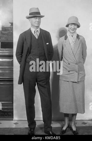 Bernard Baruch und seine Tochter Renee Baruch, in den 1920er Jahren. Baruch, der Sohn eines jüdischen Arztes aus South Carolina und machte sein Vermögen an der Wall Street von 1895 bis 1920 (BSLOC 2016 8 15) Stockfoto