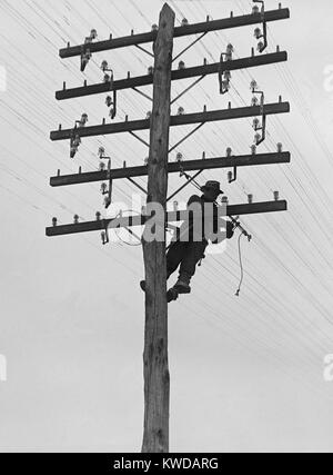 Chesapeake und Potomac Telefon Firma Störungssucher bei der Arbeit im Jahre 1929. Installation und Wartung von Versorgungsleitungen erstellt eine neue Kategorie der technischen Jobs (BSLOC 2016 10 38) Stockfoto