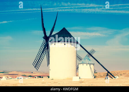 Gruppe der alten Windmühlen in Campo de Criptana. La Mancha, Spanien Stockfoto