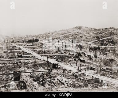 Ausgebrannte Ruinen von San Francisco nach dem 3-Tages Feuer, das das Erdbeben am 18. April folgte, 1906 (BSLOC 2017 17 20) Stockfoto