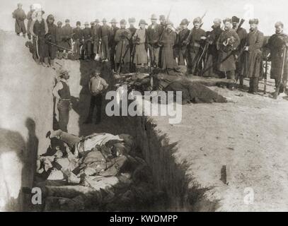 Bestattung der gebürtige amerikanische Opfer der Wounded Knee Massacre, im Januar 1891. Die US-Armee beauftragt, die Arbeiter die Körper, dig das Massengrab Grube zu sammeln und zu 146 Körper begraben. War das Grab gegraben auf dem gleichen Hügel, von dem aus die Artillerie feuerte während der Schlacht (BSLOC 2017 18 23) Stockfoto