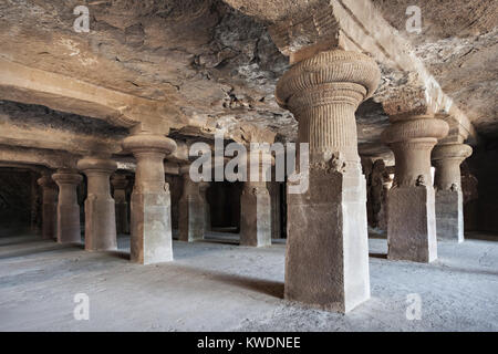 Höhlen von Elephanta Island in der Nähe von Mumbai, Maharashtra, Indien Stockfoto