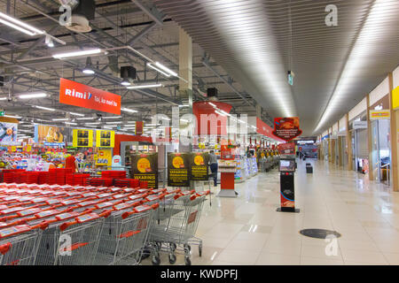 Vilnius, Litauen - 13. Juni 2017: Nordica Shopping-Center in Vilnius ist sehr beliebt bei Einheimischen und Touristen. Stockfoto