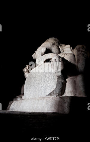 Indische Gott Skulptur am Kadalekalu Ganesha-Tempel im Heiligen Zentrum rund um Hampi, Karnataka, Indien Stockfoto