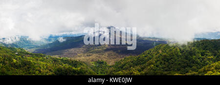 Einen herrlichen Blick auf den Mount Batur in Bali Indonesien von 2016 Stockfoto