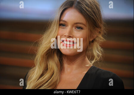 WEST Hollywood, CA - 02 März: Doutzen Kroes besucht die 2014 Vanity Fair Oscar Partei von Graydon Carter am 2. März in West Hollywood, Kalifornien 2014 gehostet wird. Personen: Doutzen Kroes Stockfoto