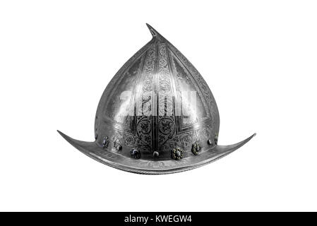 Antike Bügeleisen Helm auf Weiß isoliert. Stockfoto