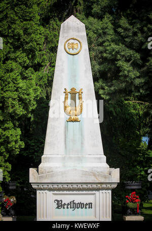 Grab von Ludwig v. Beethoven in Zentralfriedhof Friedhof in Wien, Österreich Stockfoto