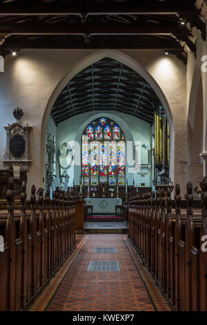 St. Peter ist eine beeindruckende Kirche, die dazu gedient hat, Carmarthen seit über 1500 Jahren, Es beherbergt das Grab von Sir Rhys Ap Thomas. Stockfoto