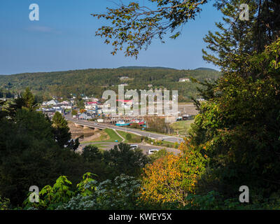 Anzeigen von Alma aus der Zentrale Campground Road, Fundy National Park, Bucht von Fundy, New Brunswick, Kanada. Stockfoto