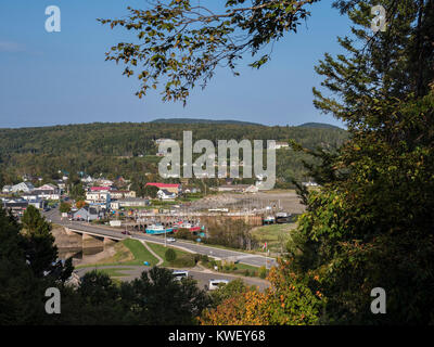 Anzeigen von Alma aus der Zentrale Campground Road, Fundy National Park, Bucht von Fundy, New Brunswick, Kanada. Stockfoto