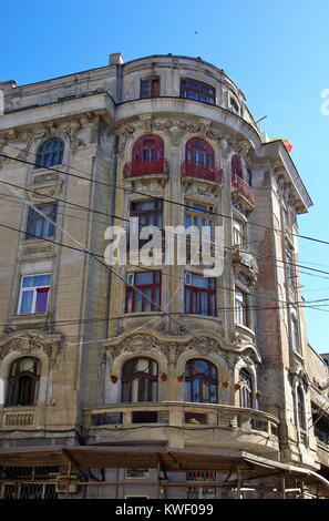 Eine Fassade in der Hafenstadt Constanța an der Schwarzmeerküste in Rumänien Stockfoto