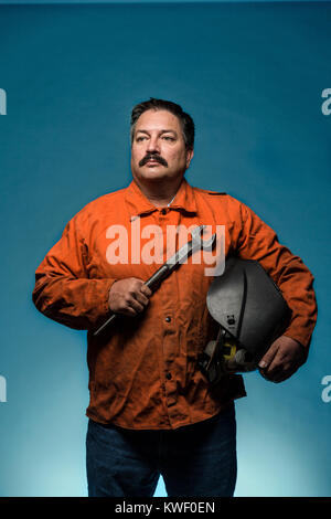 Randy Bryce, der demokratische Kandidat für die Wisconsin 1 Kongreßbezirk. Er ist eine eiserne Arbeiter, Union, und als "das Bügeleisen Stache bekannt." Stockfoto