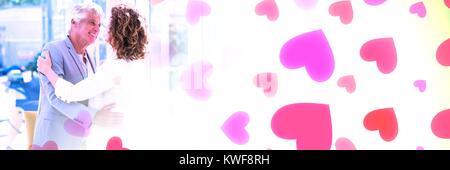 Altes Paar mit valentinstag Liebe Übergang Herzen Stockfoto