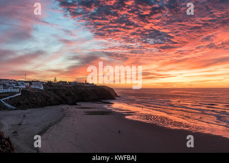 Sonnenuntergang am Strand Mirleft, marokkanischen Atlantikküste. Stockfoto